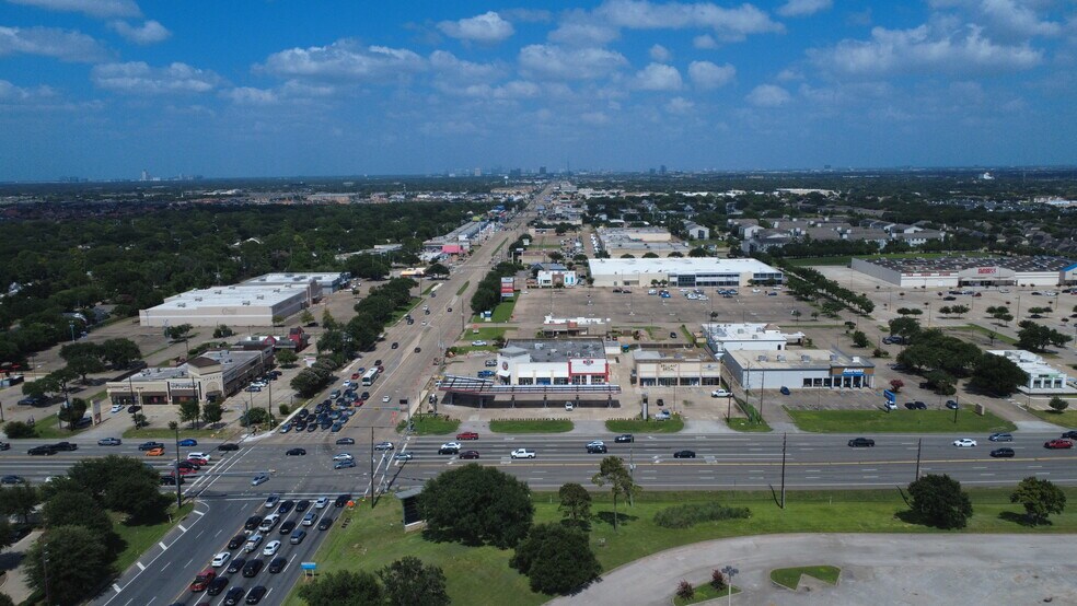 More Photos Of 2505 Highway 6 S, Houston Freestanding For Lease