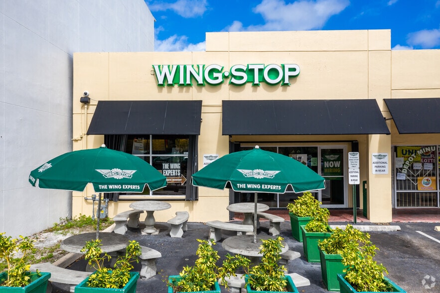 More Photos Of 955 NE 126th St, North Miami Unknown For Lease