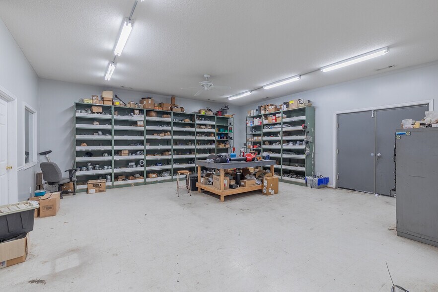 More Photos Of 2065 Cleveland Hwy, Dalton Flex For Sale