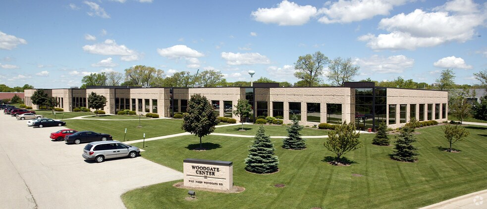 More Photos Of W237N2889 Woodgate Rd, Pewaukee Light Manufacturing For Lease