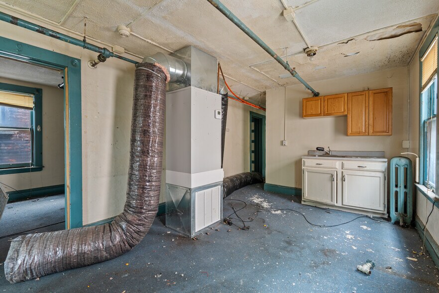 More Photos Of , Utica Unknown For Sale