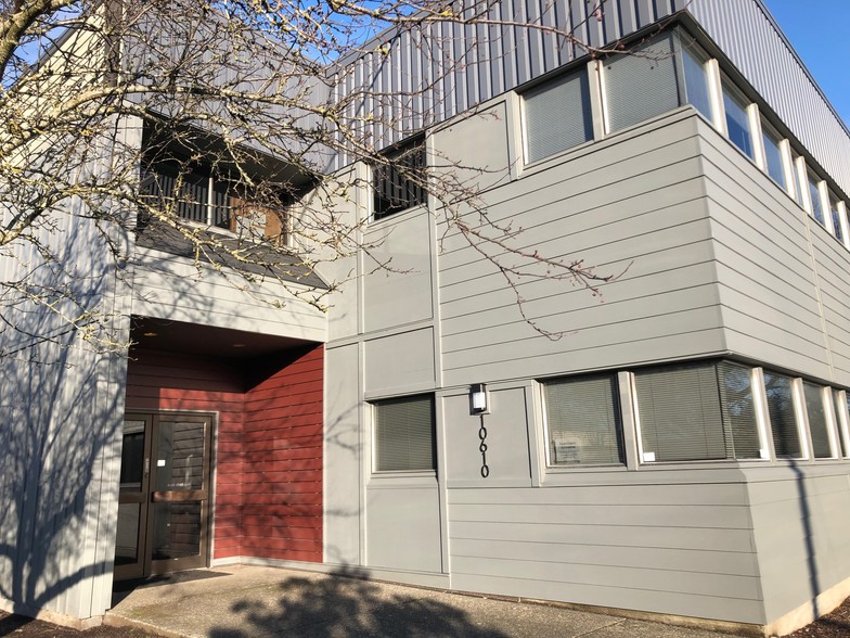 Primary Photo Of 10610 SE Washington St, Portland Office Residential For Lease