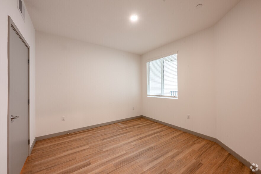 More Photos Of 14817 Foothill Blvd, Fontana Apartments For Lease