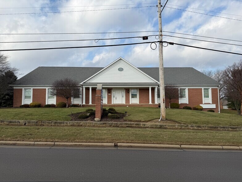 More Photos Of 365 Riffel Rd, Wooster Office For Lease