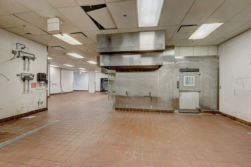 More Photos Of 2259 Deming Way, Middleton Restaurant For Sale