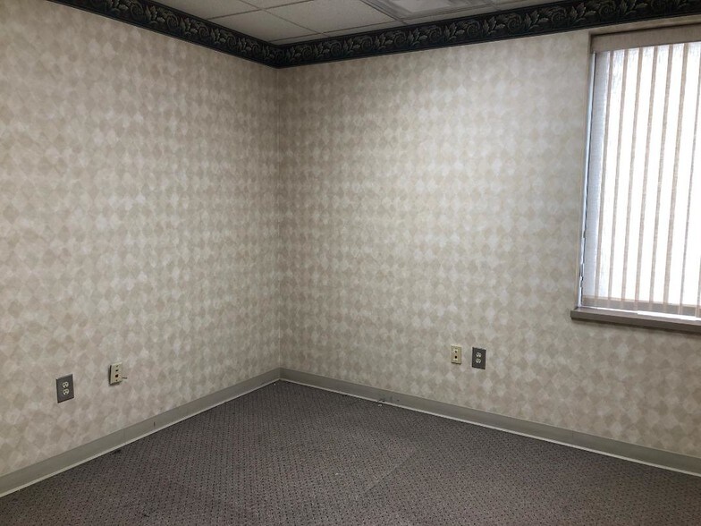 More Photos Of 20 N Pennsylvania Ave, Greensburg Office For Lease