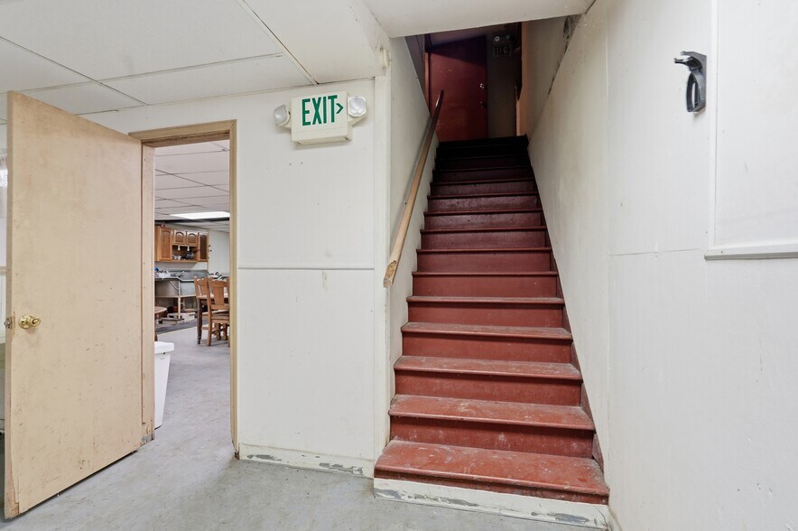 More Photos Of 1142-1148 Broadway, Camden Flex For Sale
