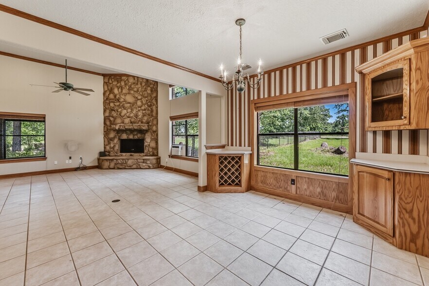 More Photos Of 1726 I-45 North, Huntsville Land For Sale