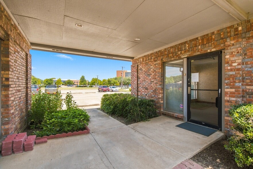 More Photos Of 901 Medical Centre Dr, Arlington Healthcare For Sale