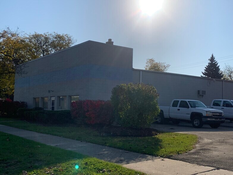 More Photos Of 3720 E Ten Mile Rd, Warren Warehouse For Lease