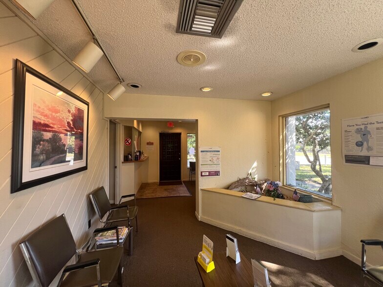More Photos Of 2724 Park Dr, Clearwater Medical For Sale