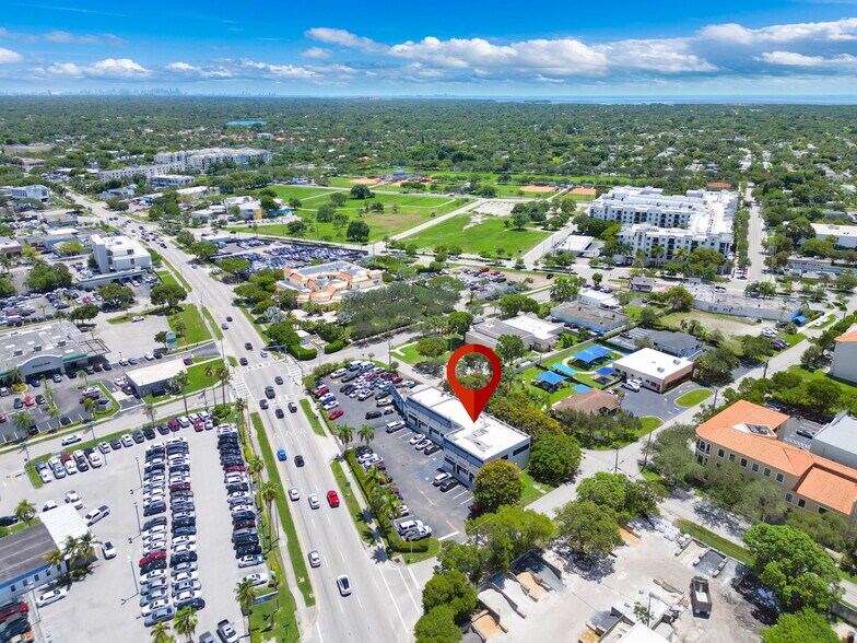 More Photos Of 17891 S Dixie Hwy, Miami Office For Sale