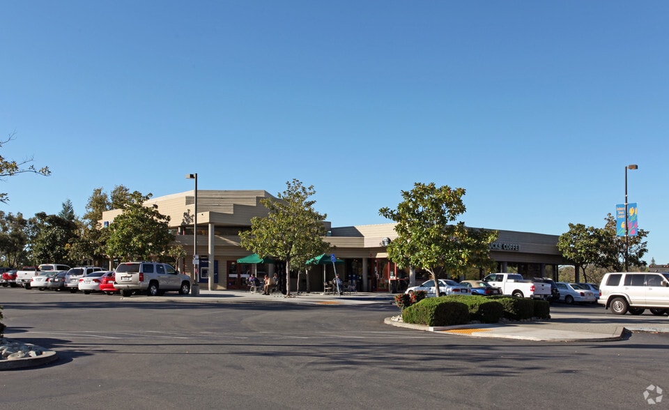 Primary Photo Of 390-392 Elm Ave, Auburn Freestanding For Lease
