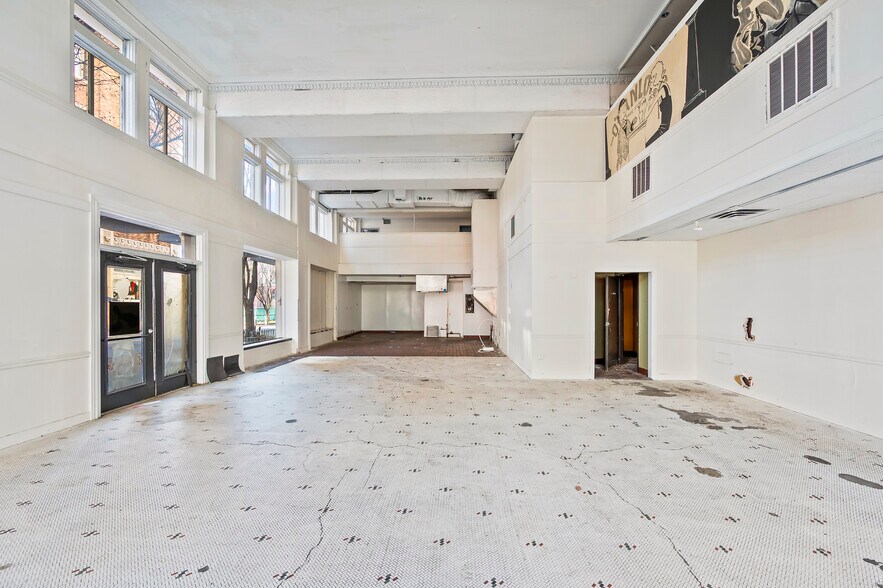 More Photos Of 101 W 4th St, Winston-Salem Office For Lease