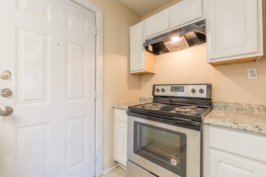 More Photos Of 2060 Alison Ct SW, Atlanta Apartments For Sale