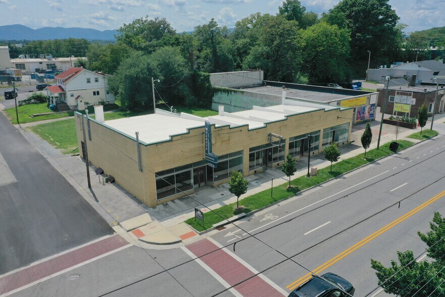Primary Photo Of 2302 Melrose Ave NW, Roanoke Flex For Lease