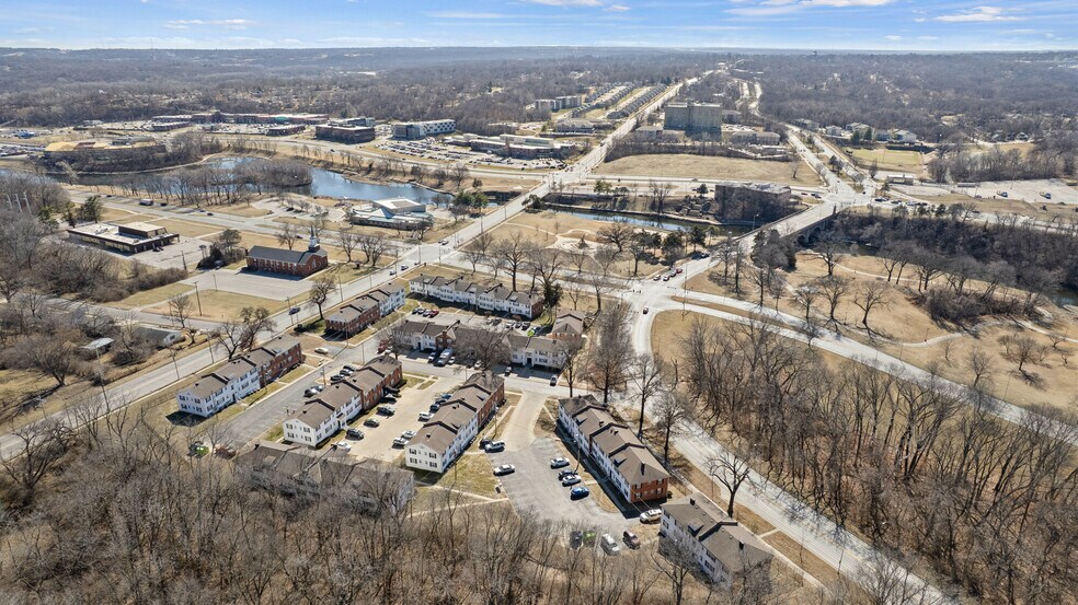 More Photos Of 3712 E 47th Ter, Kansas City Apartments For Sale