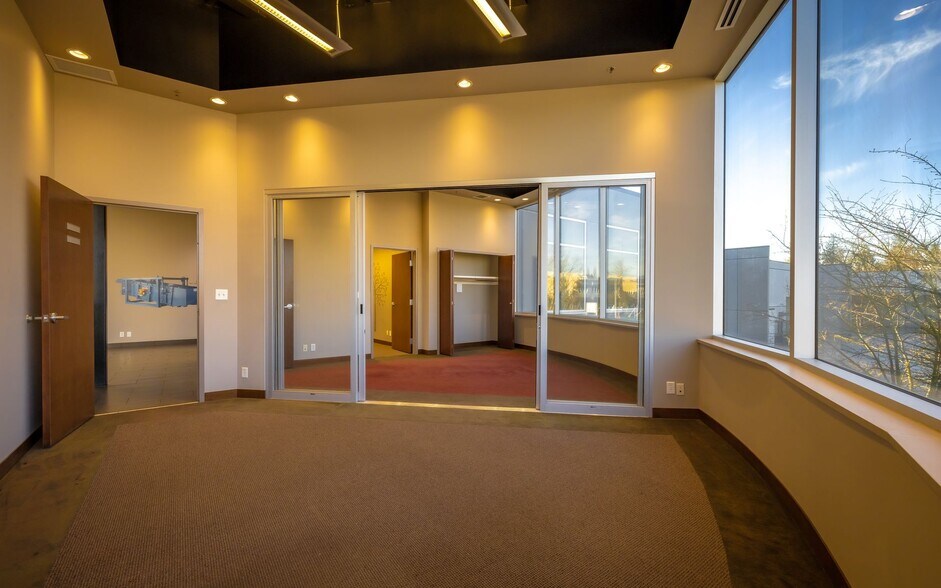 More Photos Of 5465 Production Blvd, Surrey Service For Lease