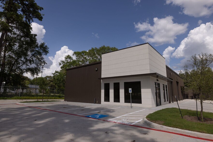 More Photos Of 3513 N Loop 336 W, Conroe Flex For Sale