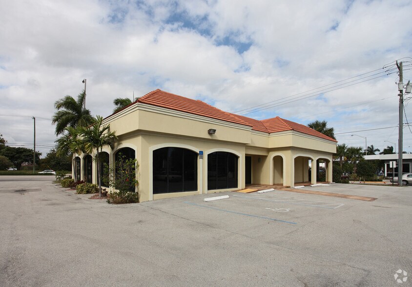 Primary Photo Of 3896 N Federal Hwy, Lighthouse Point Medical For Lease