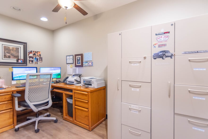 More Photos Of 3659 W 10th St, Indianapolis Freestanding For Sale