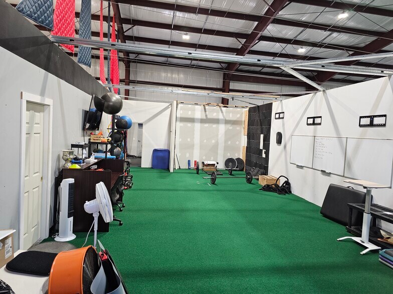 More Photos Of 60 Village Pl, Glastonbury Flex For Lease