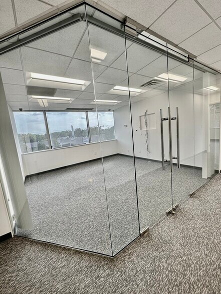 More Photos Of 1111 E Putnam Ave, Greenwich Office For Lease