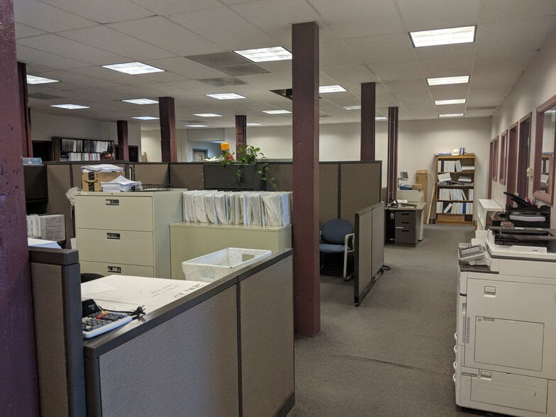 More Photos Of 630 7th Ave, Troy Warehouse For Sale