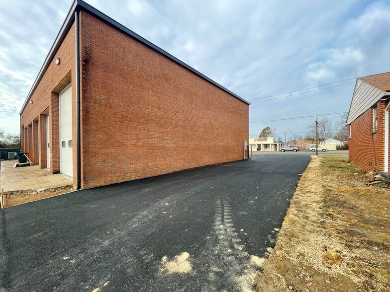 More Photos Of 3925 Lafayette Blvd, Fredericksburg Flex For Lease