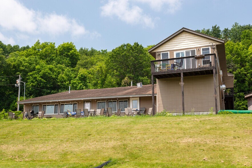 More Photos Of N18078 County Road T, Galesville General Retail For Sale