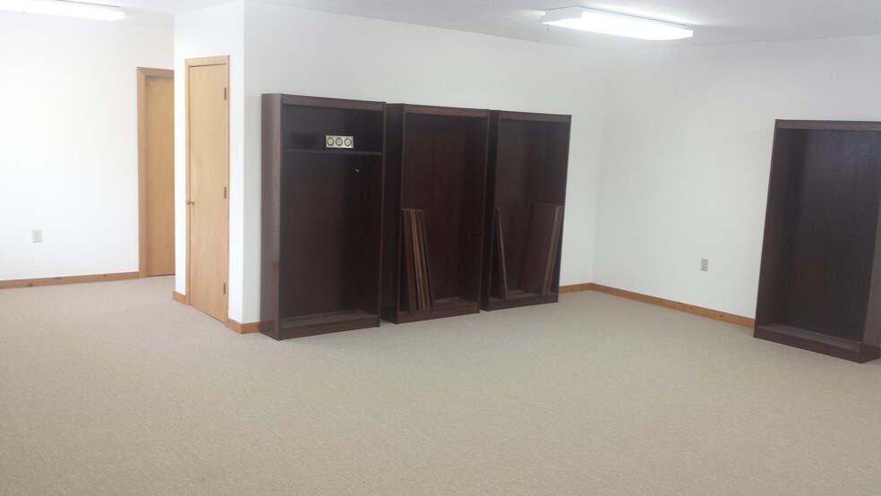 More Photos Of 840 Main St, Millis-Clicquot Office For Lease