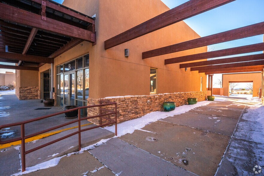 More Photos Of 55 Canada Del Rancho, Santa Fe Storefront For Sale