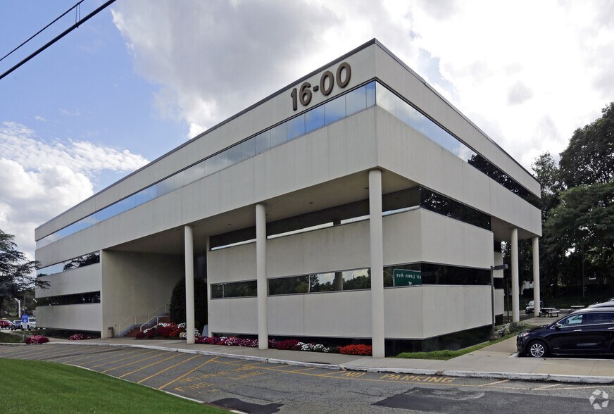 More Photos Of 16-00 State Route 208, Fair Lawn Medical For Lease