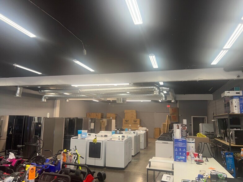 More Photos Of 316 E 4th St, Perris Storefront Retail Office For Lease