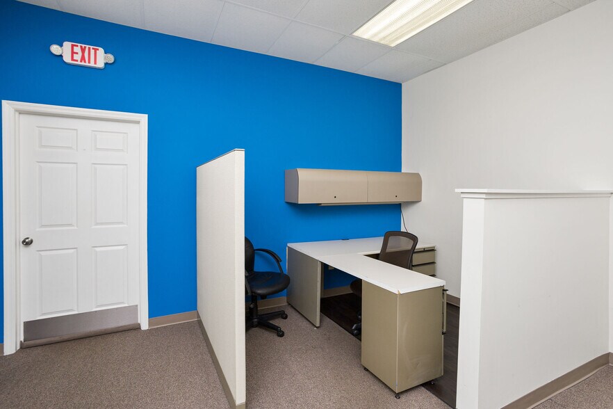 More Photos Of 1702 Mount Holly Rd, Burlington Freestanding For Lease