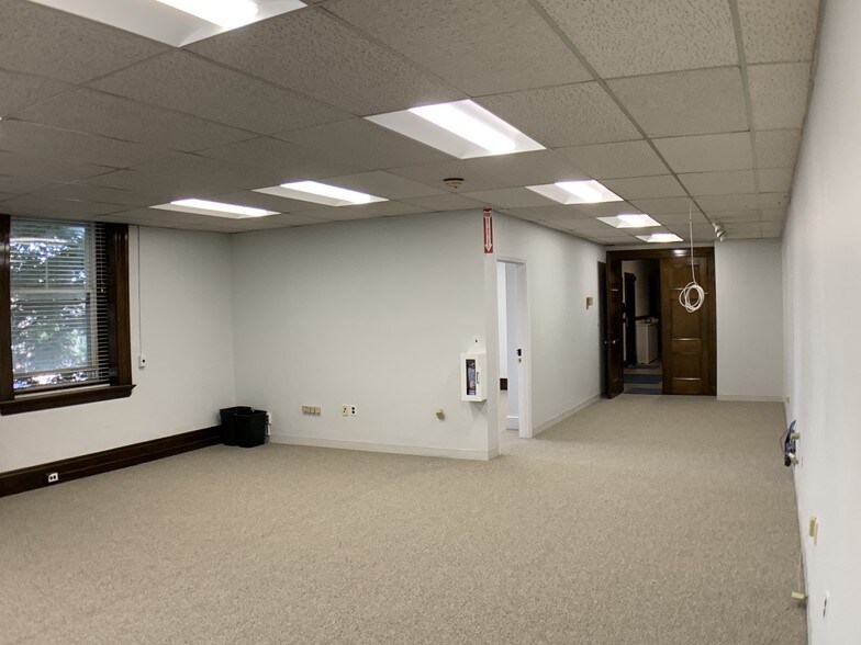 More Photos Of 1950 Massachusetts Ave, Cambridge Office Residential For Lease