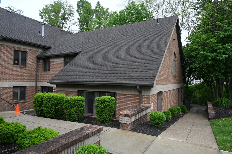 Primary Photo Of 190 S State St, Westerville Office For Lease