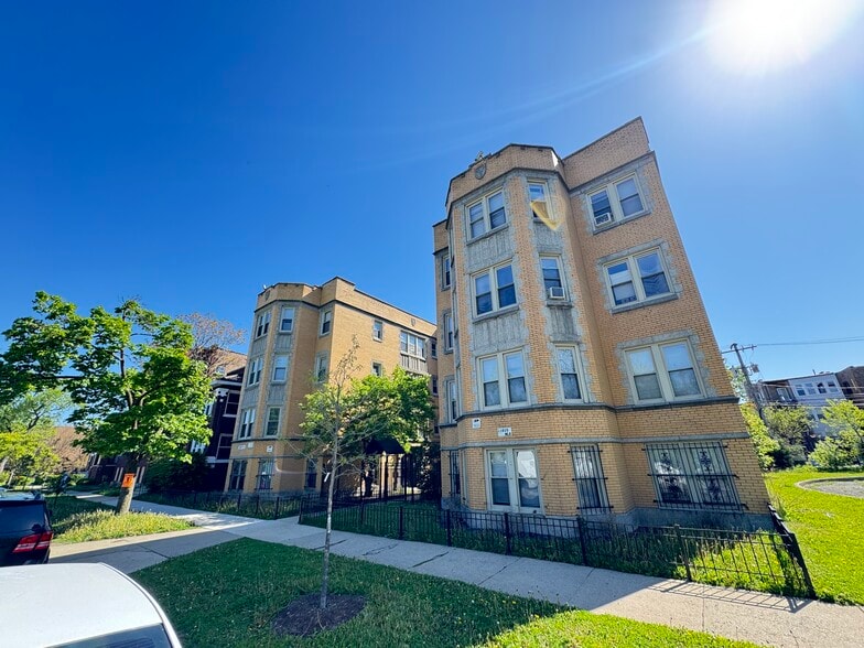 More Photos Of 11027-11035 S King Dr, Chicago Apartments For Sale