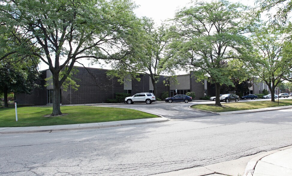 Primary Photo Of 305-311 Era Dr, Northbrook Distribution For Lease