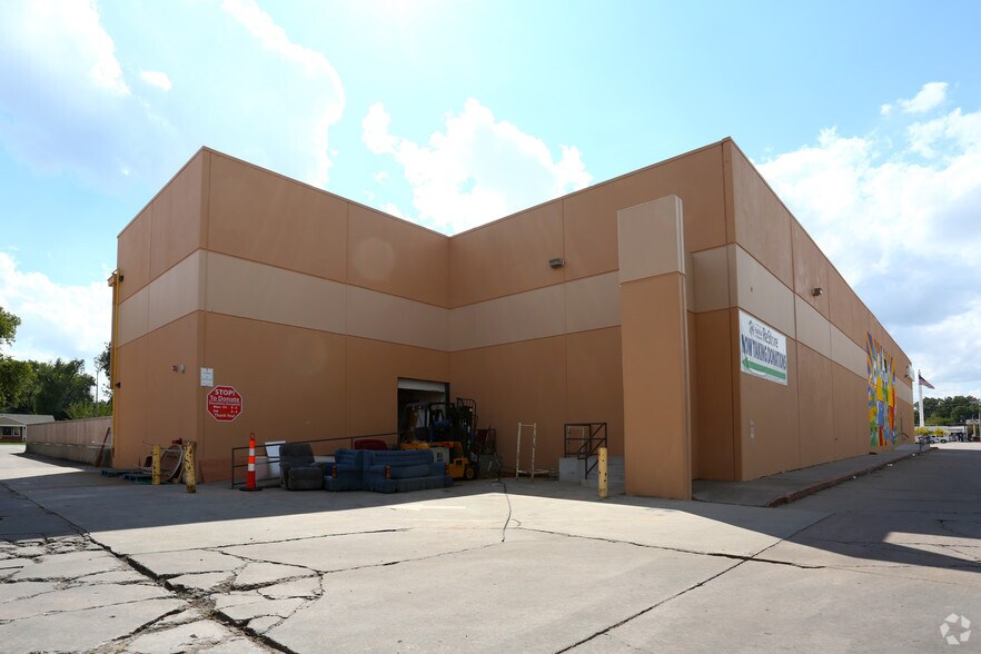 More Photos Of 1100 W Main St, Norman General Retail For Sale