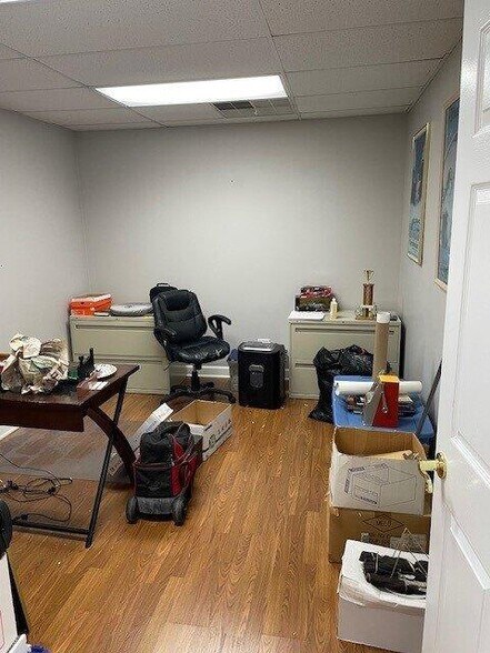 More Photos Of 8858-8898 Louisiana St, Merrillville Light Distribution For Lease