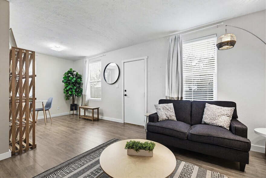 More Photos Of 2104 N 18th St, Boise Apartments For Sale