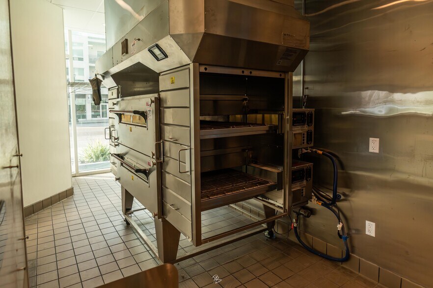 More Photos Of 300 N Central Ave, Glendale Multifamily For Sale