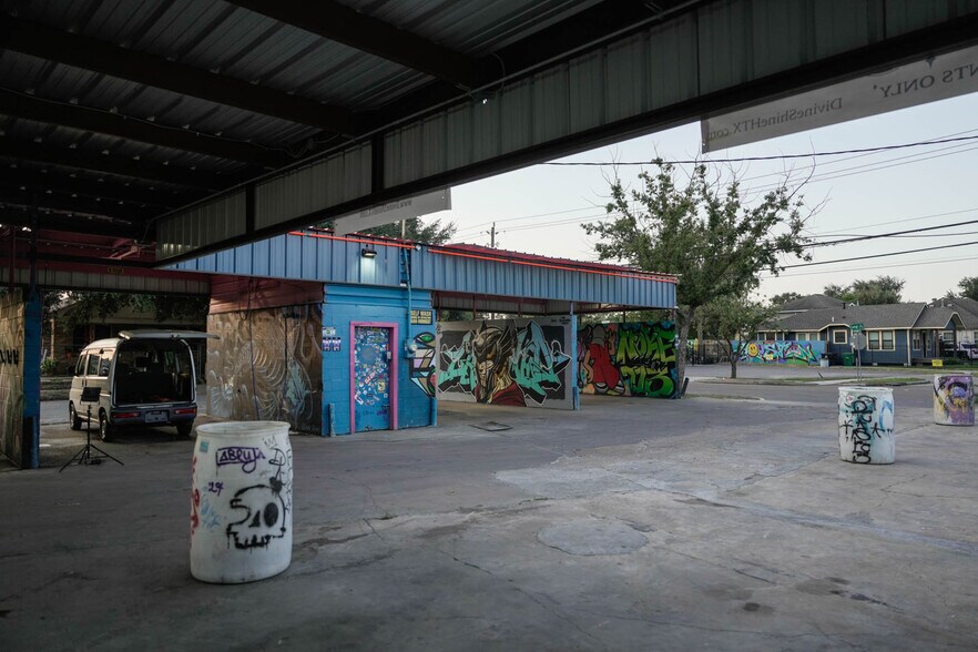 More Photos Of 4400 Canal st, Houston Carwash For Sale