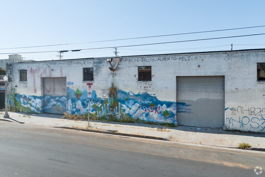 More Photos Of 1419 W 24th St, Los Angeles Warehouse For Sale