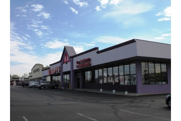 Primary Photo Of 770 US Highway 1 N, Iselin Storefront For Sale