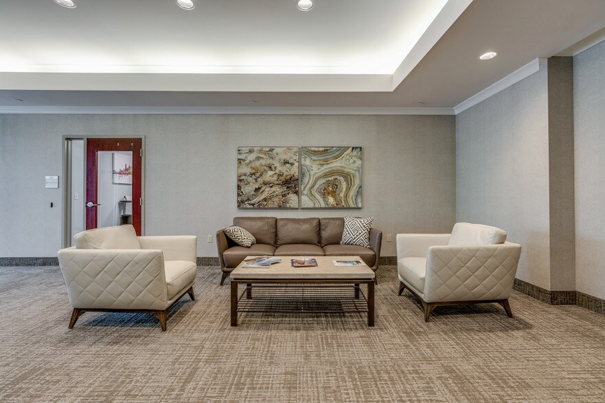 More Photos Of 8000 Brooktree Rd, Wexford Medical For Lease