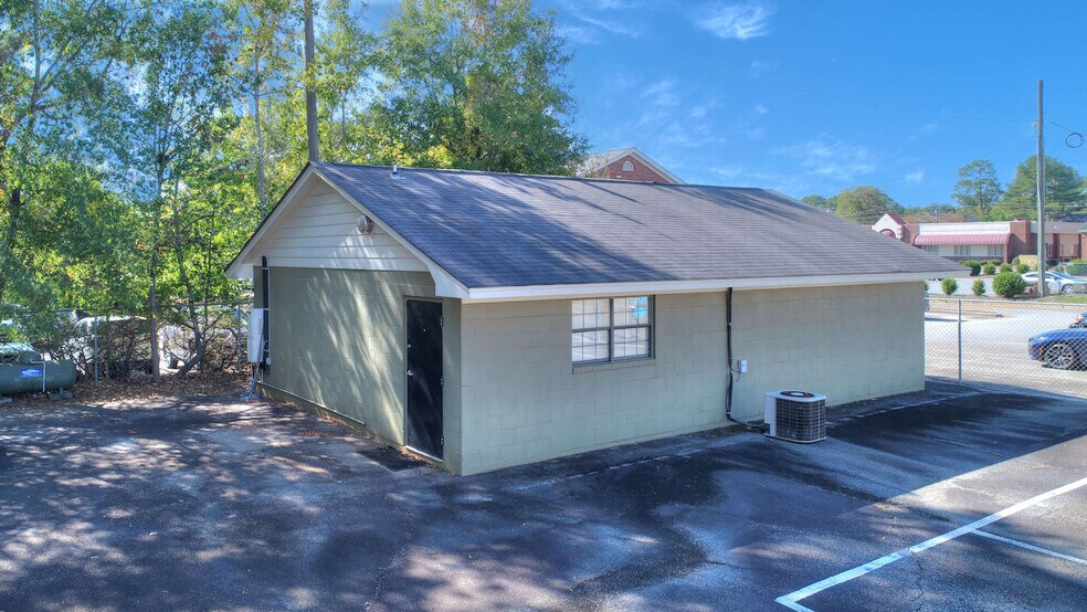 More Photos Of 2334 Lake Park Dr, Albany Office Residential For Sale