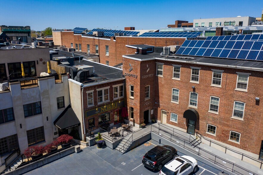 Primary Photo Of 47 N Queen St, Lancaster Coworking Space