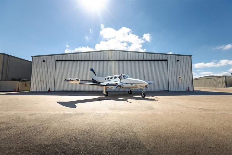 More Photos Of 18000 Groschke Rd, Houston Airplane Hangar For Sale